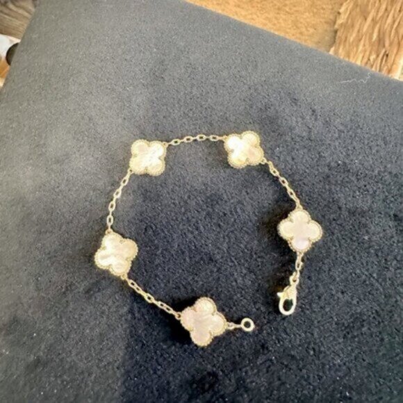 VCA Vintage Alhambra bracelet 18K Mother Of Pearl 5 motifs